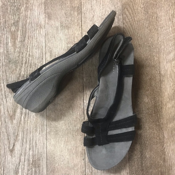 Hush Puppies Size 7 Adjustable Comfort Sandals - Picture 4 of 4